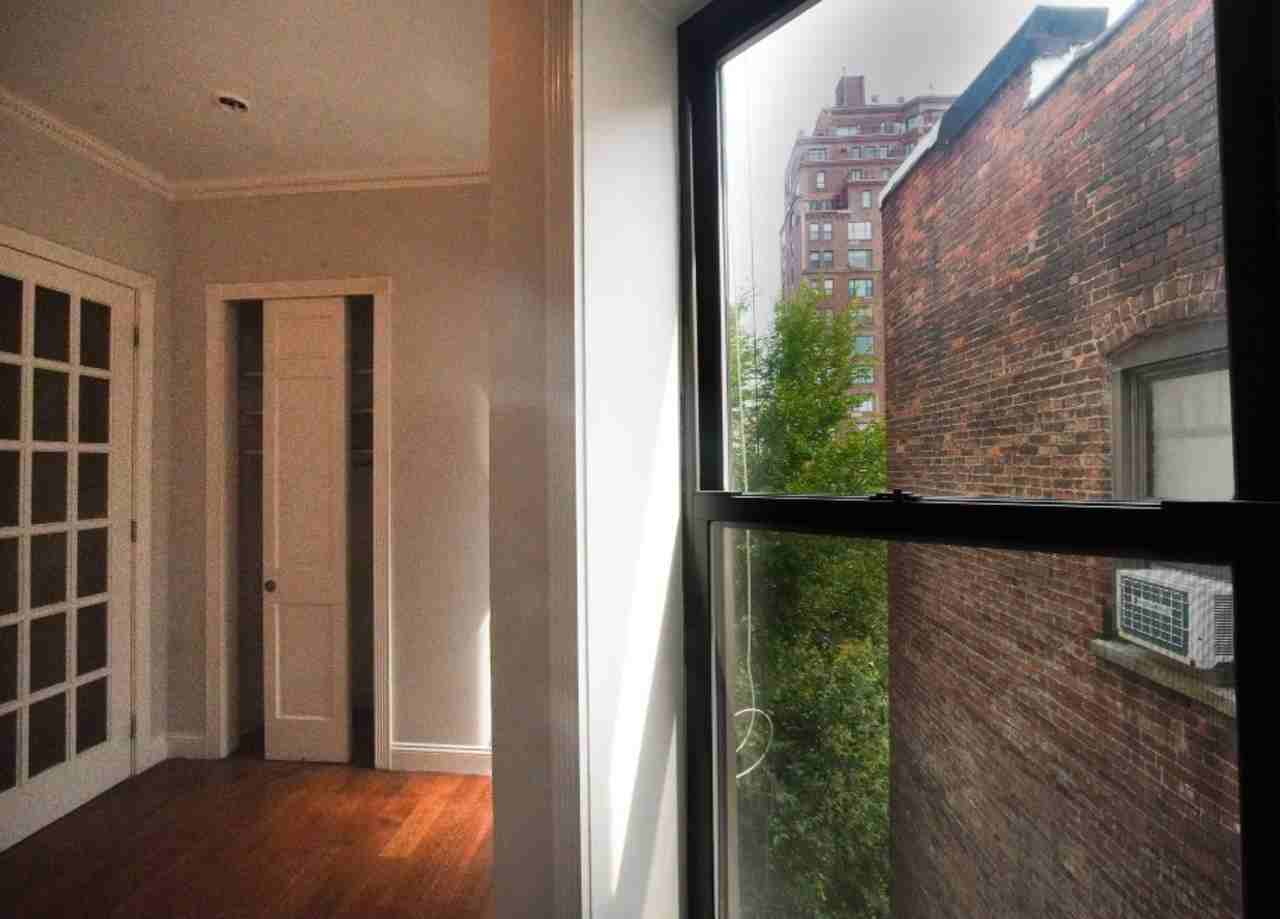 W 103rd St - Photo 6 of 8