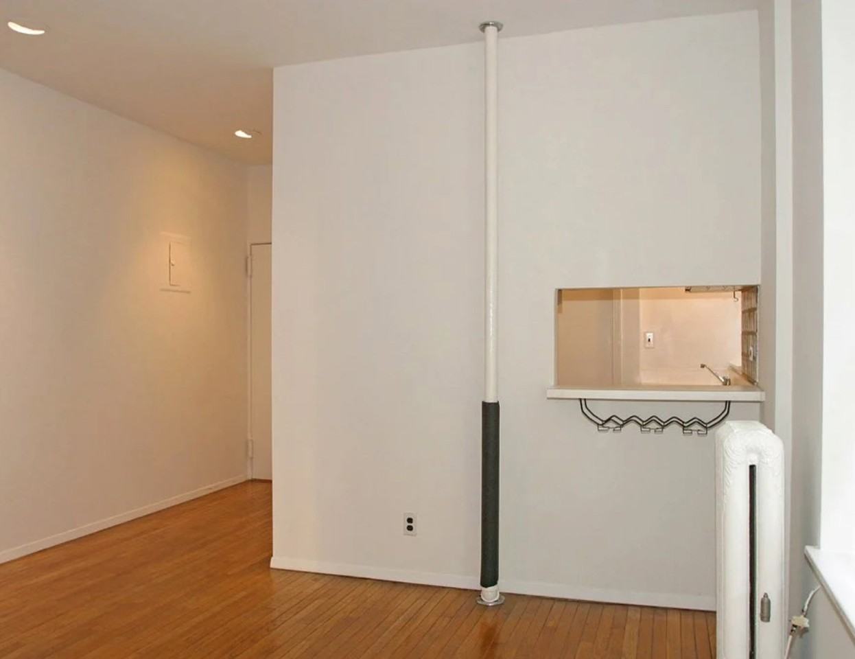 E 21st St - Photo 2 of 8