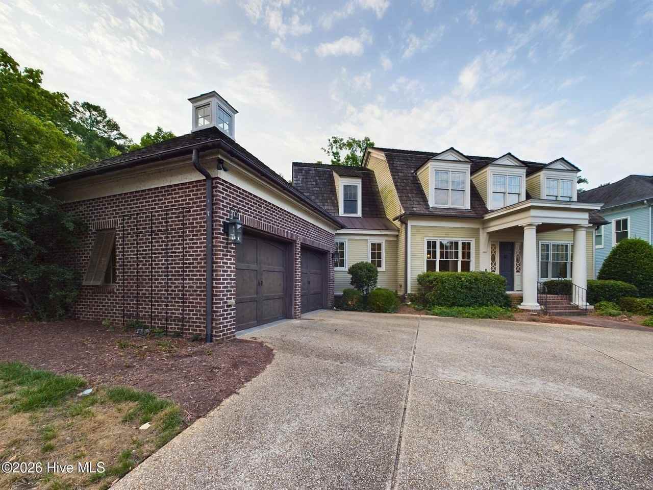 3724 Rolston Dr - Photo 3 of 50