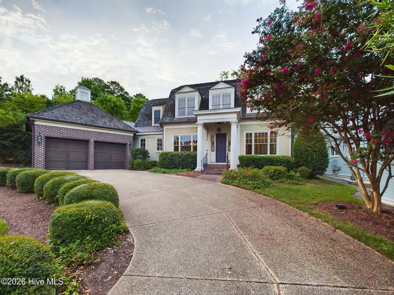 3724 Rolston Dr - Photo 4 of 50