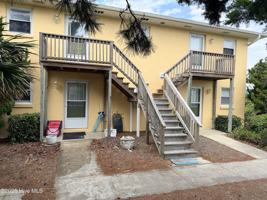 featured image of 2006 Emerald Dr #B