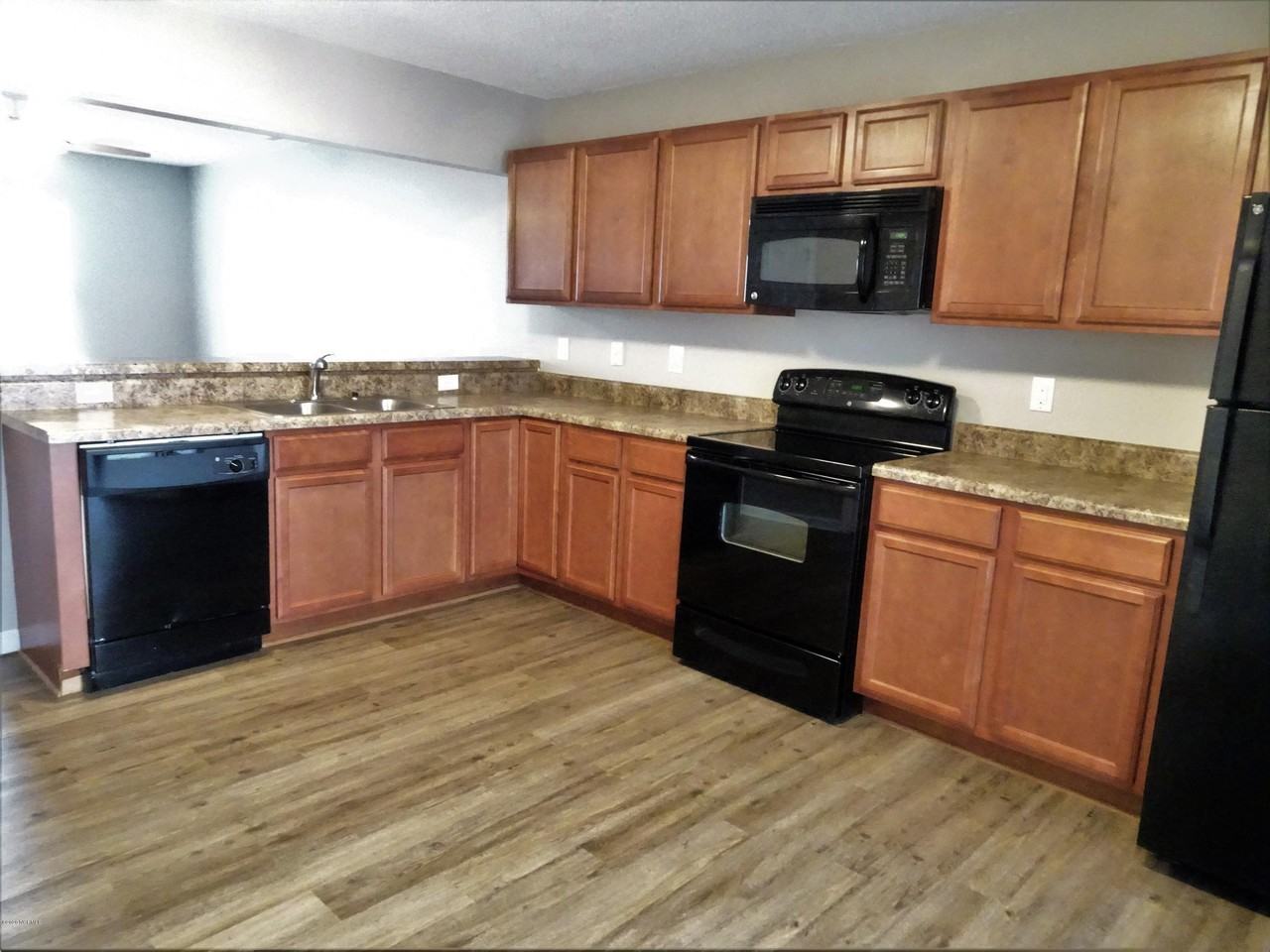 4001 Grandeur Ave - Photo 6 of 14