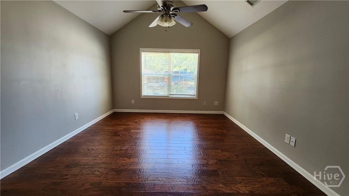 1407 Princeton Dr - Photo 5 of 9