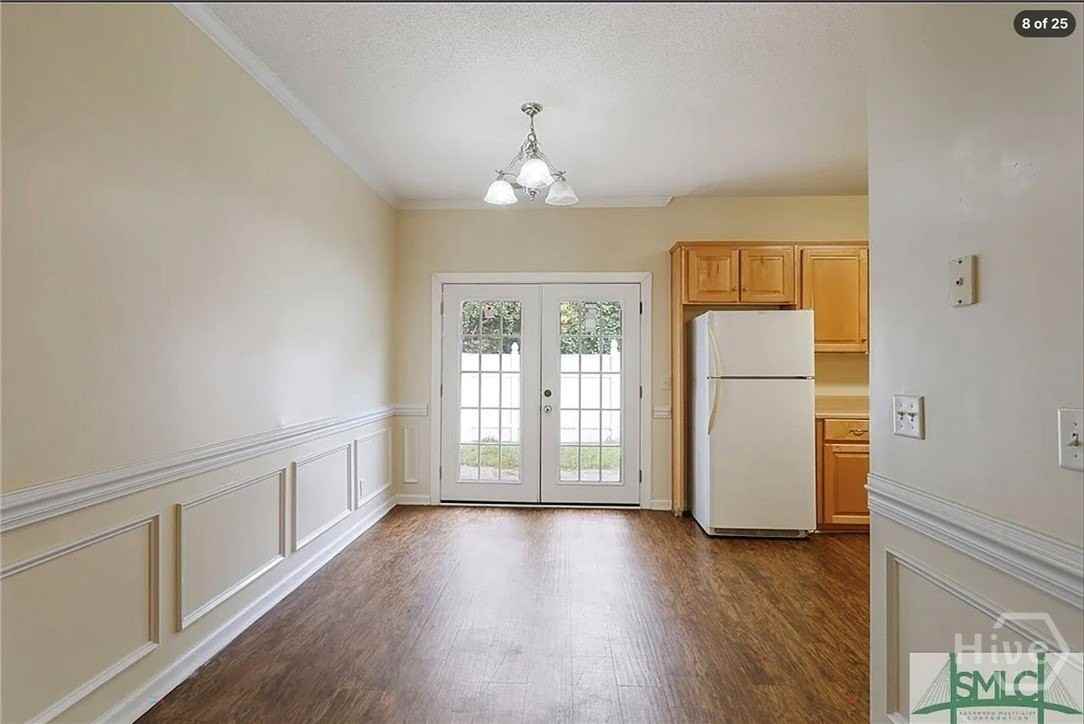 777 King George Blvd - Photo 4 of 20
