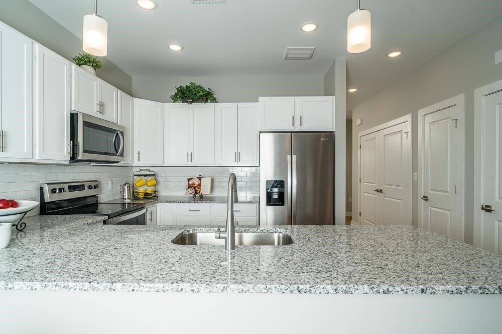 1524 Crownpoint Dr - Photo 6 of 50