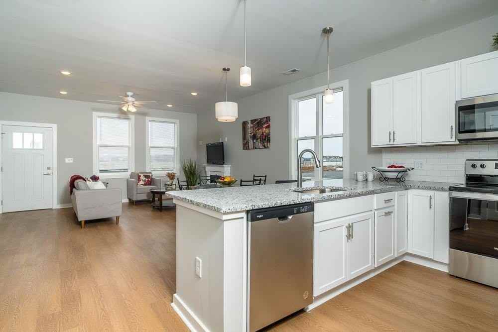1524 Crownpoint Dr - Photo 7 of 50
