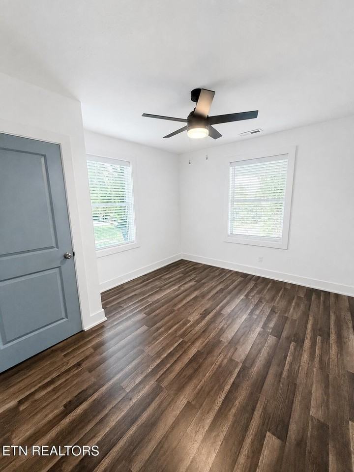 1009 Cedarwood St - Photo 7 of 21