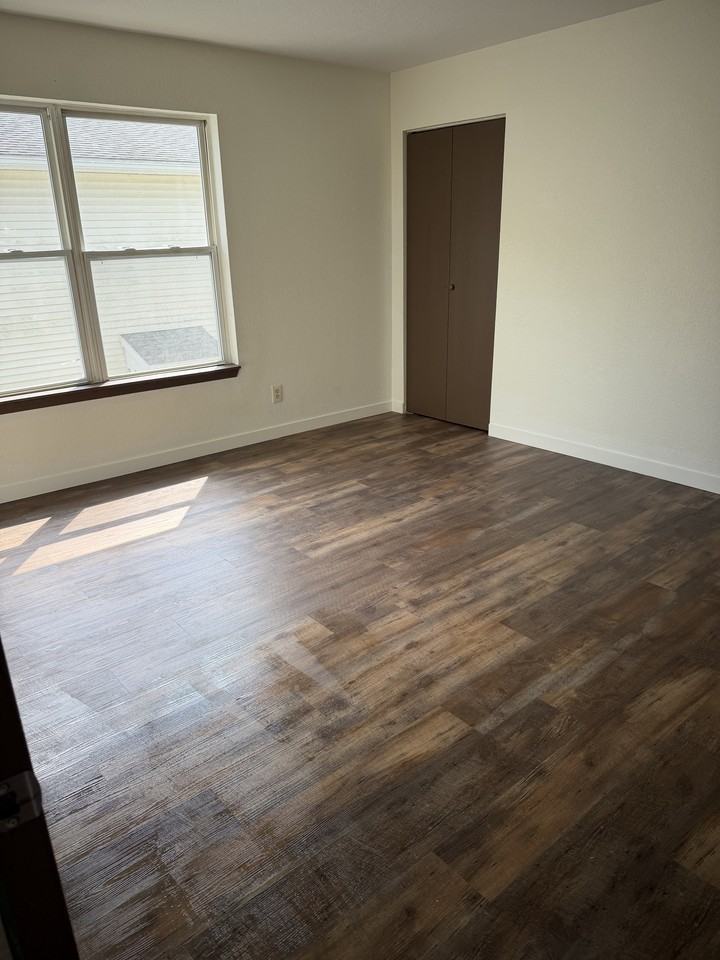 111 Tara Ct Apt 2 #D - Photo 2 of 13