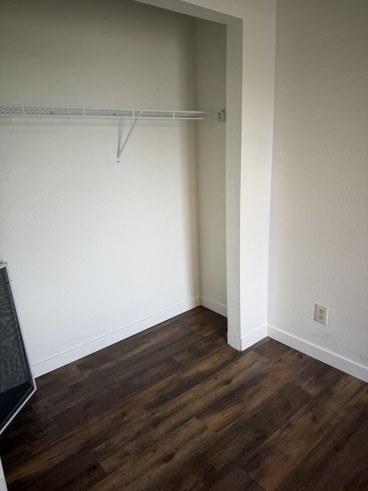 111 Tara Ct Apt 2 #D - Photo 4 of 13