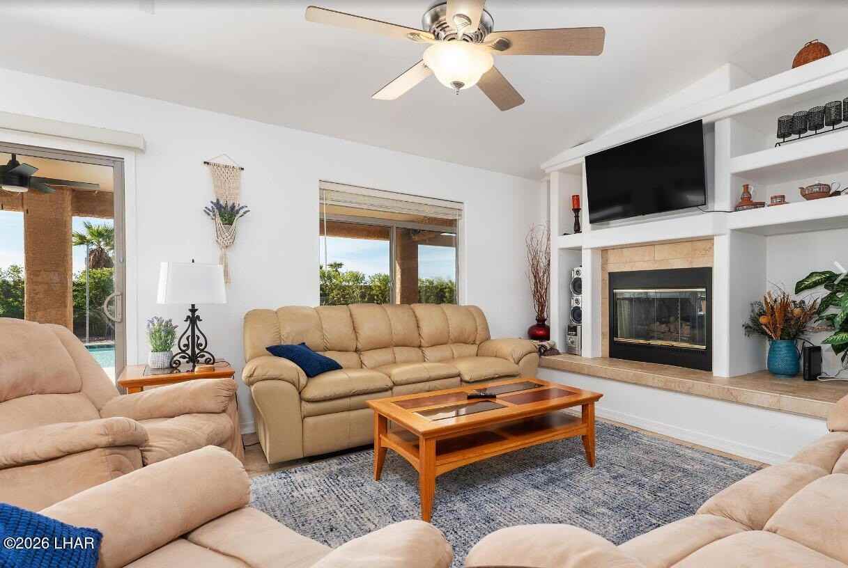 683 Aloha Dr - Photo 4 of 20