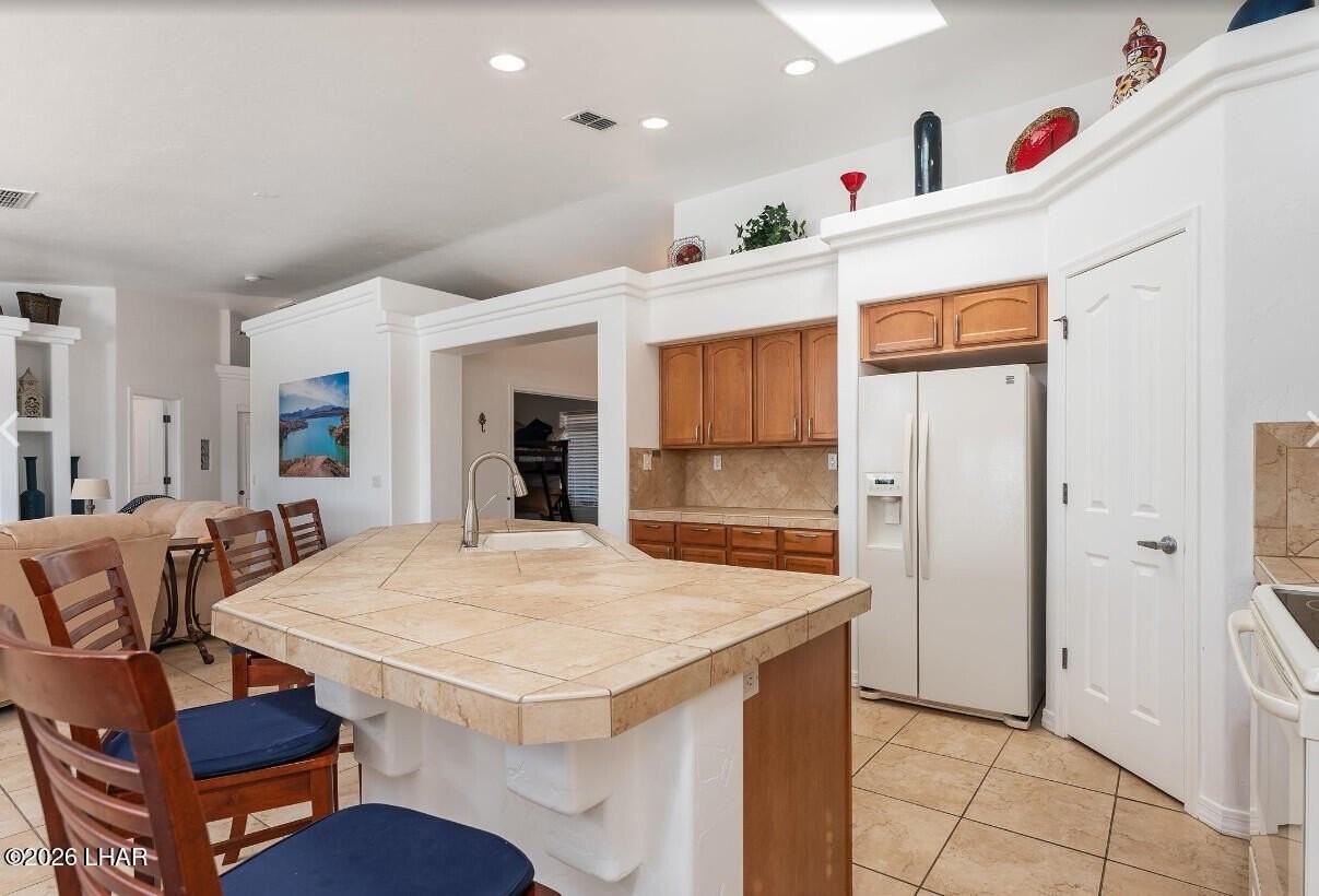 683 Aloha Dr - Photo 6 of 20