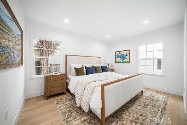 19918 Kittridge St - Photo 7 of 8