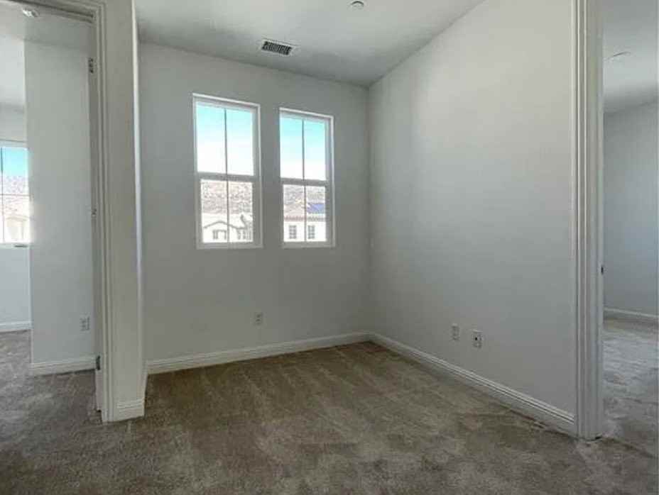 20814 W Bur Oak Cir - Photo 2 of 8