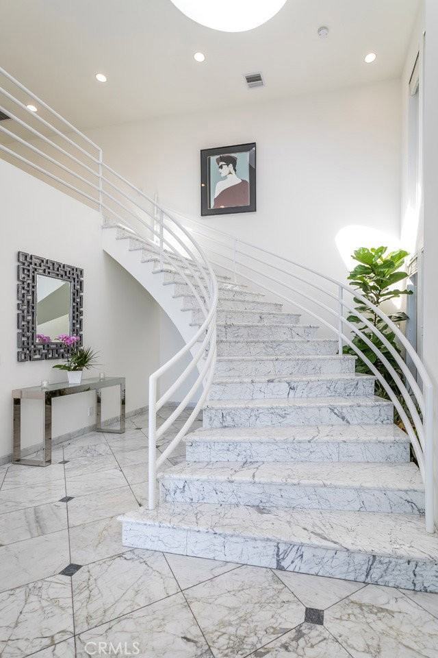 1255 Hilldale Ave - Photo 5 of 7