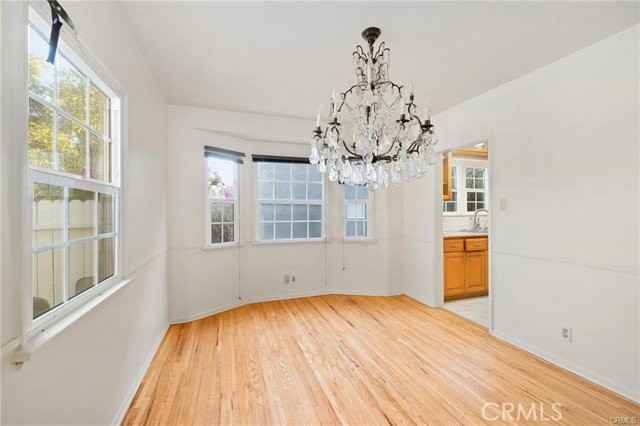 1283 S Dunsmuir Ave - Photo 6 of 8