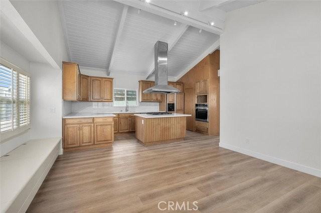 925 Manhattan Ave - Photo 6 of 8