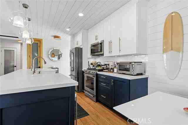 115 21st St - Photo 6 of 8