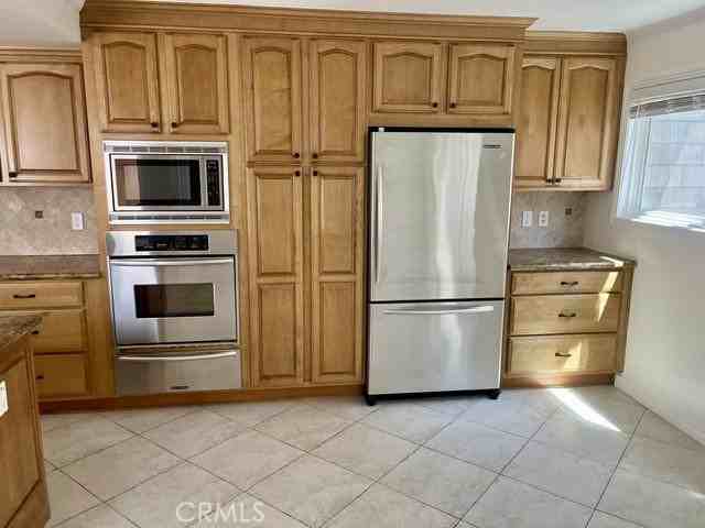 918 21st St - Photo 7 of 8