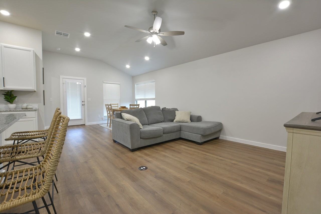 2901 Corpus Ave - Photo 5 of 23
