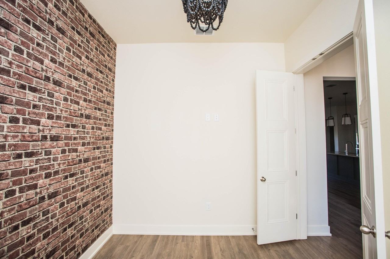 12010 Troy Ave - Photo 4 of 50
