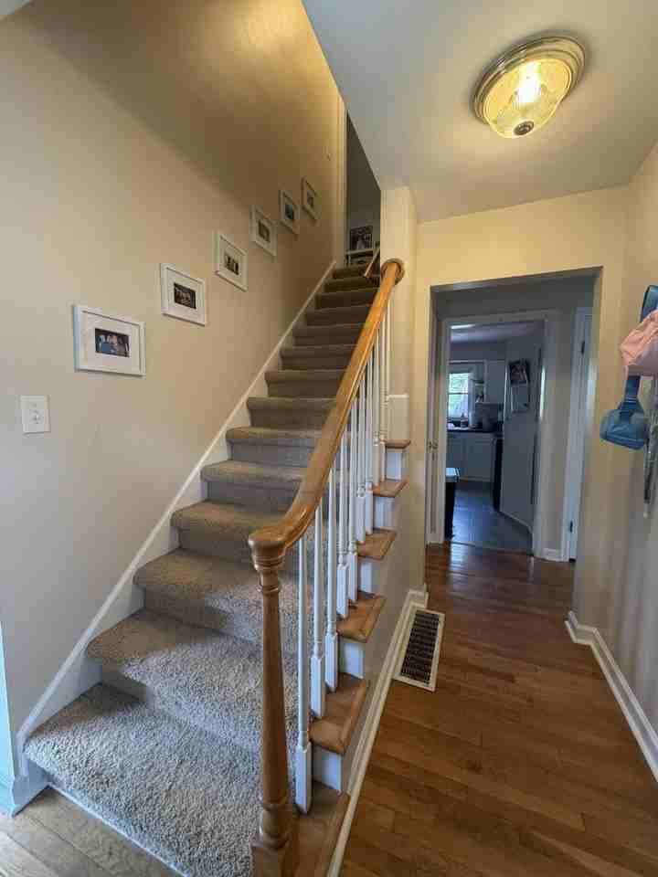 341 Hollyhill Dr - Photo 2 of 15