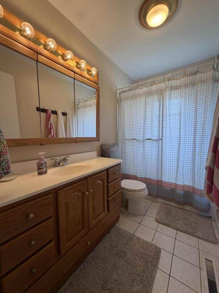 341 Hollyhill Dr - Photo 3 of 15