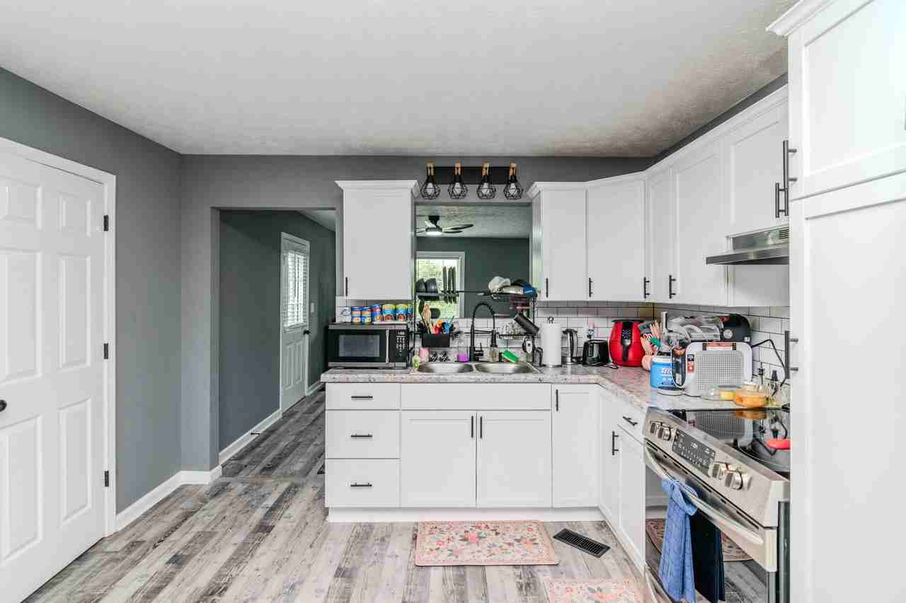 730 Parkway Ave - Photo 3 of 18