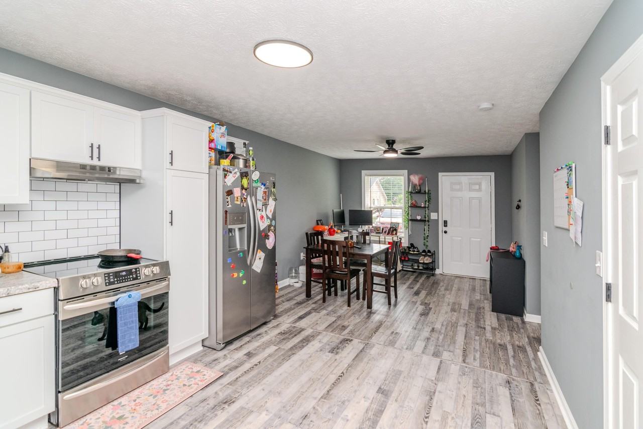 730 Parkway Ave - Photo 4 of 18