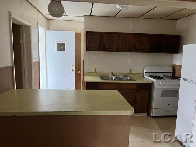 402 S Winter St - Photo 3 of 5