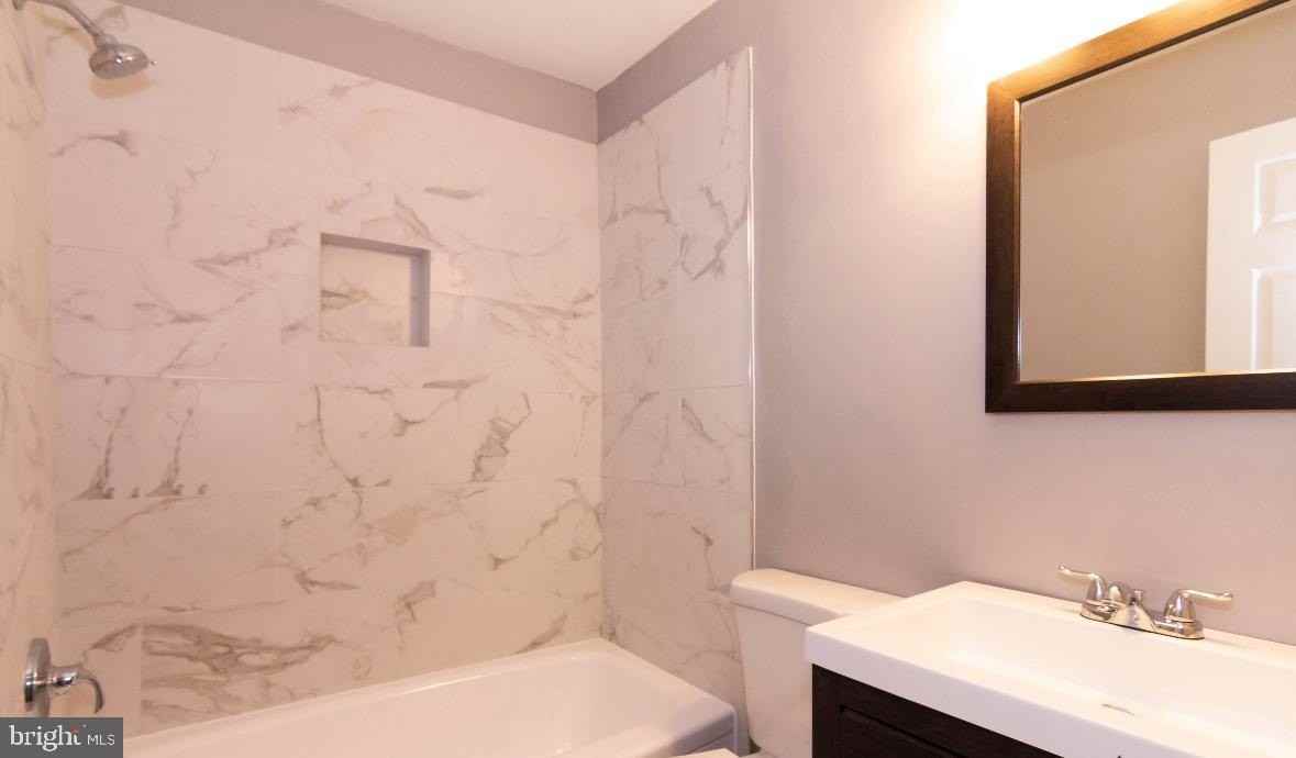 3235 Ely Pl Se - Photo 5 of 7