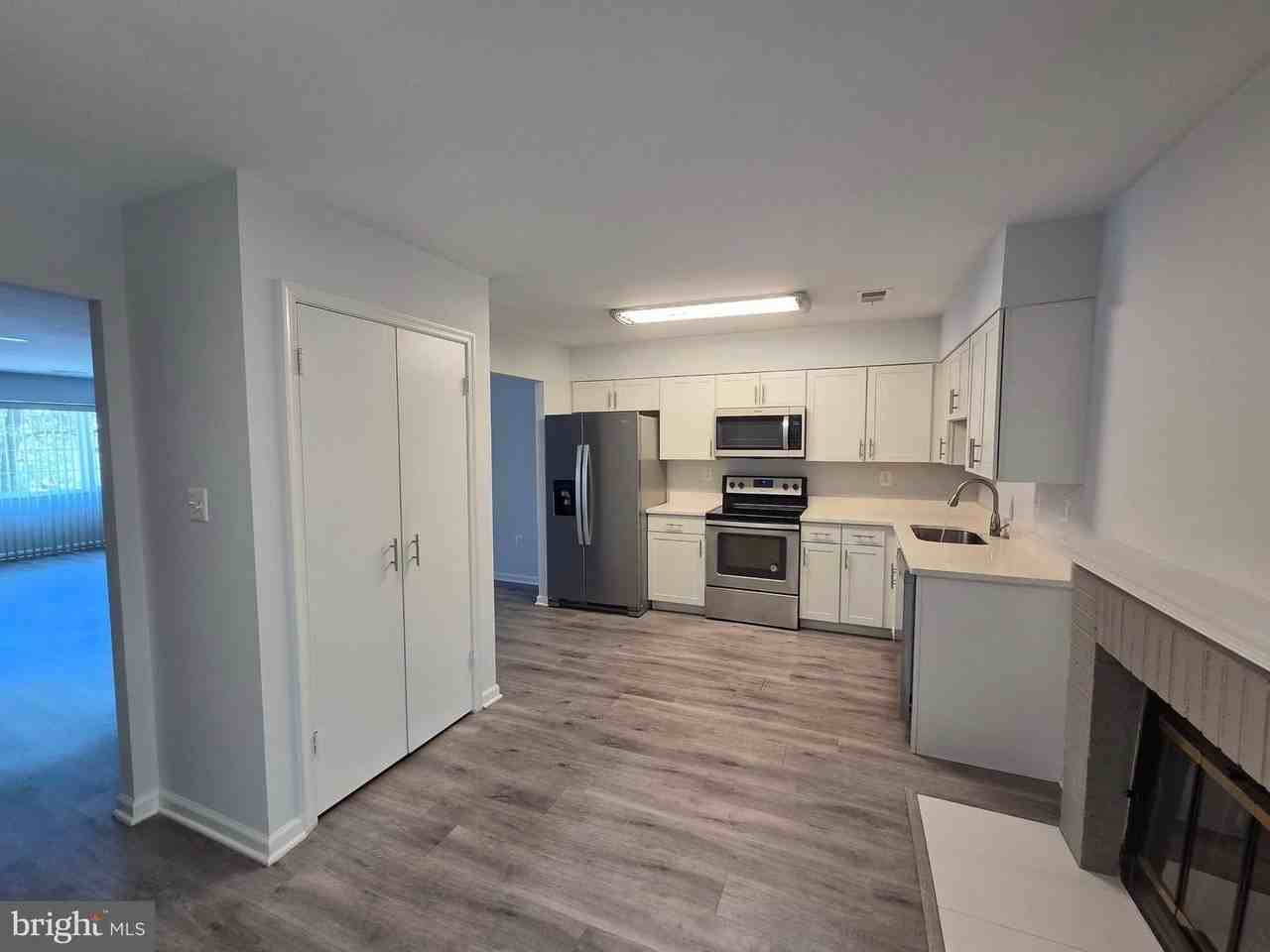15040 Cherrywood Dr - Photo 6 of 18