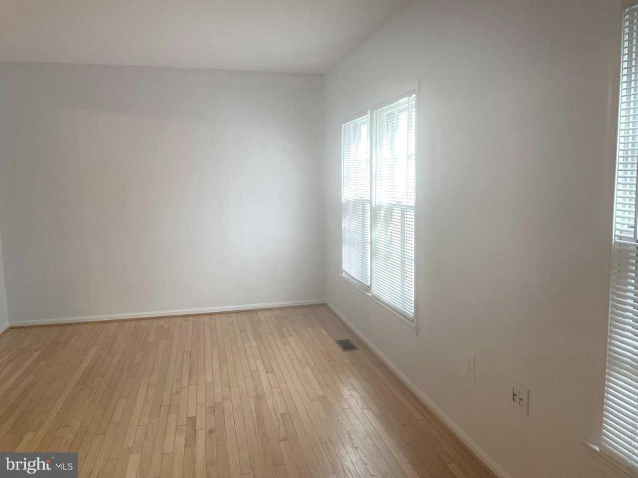 5405 New London Park Dr - Photo 5 of 17