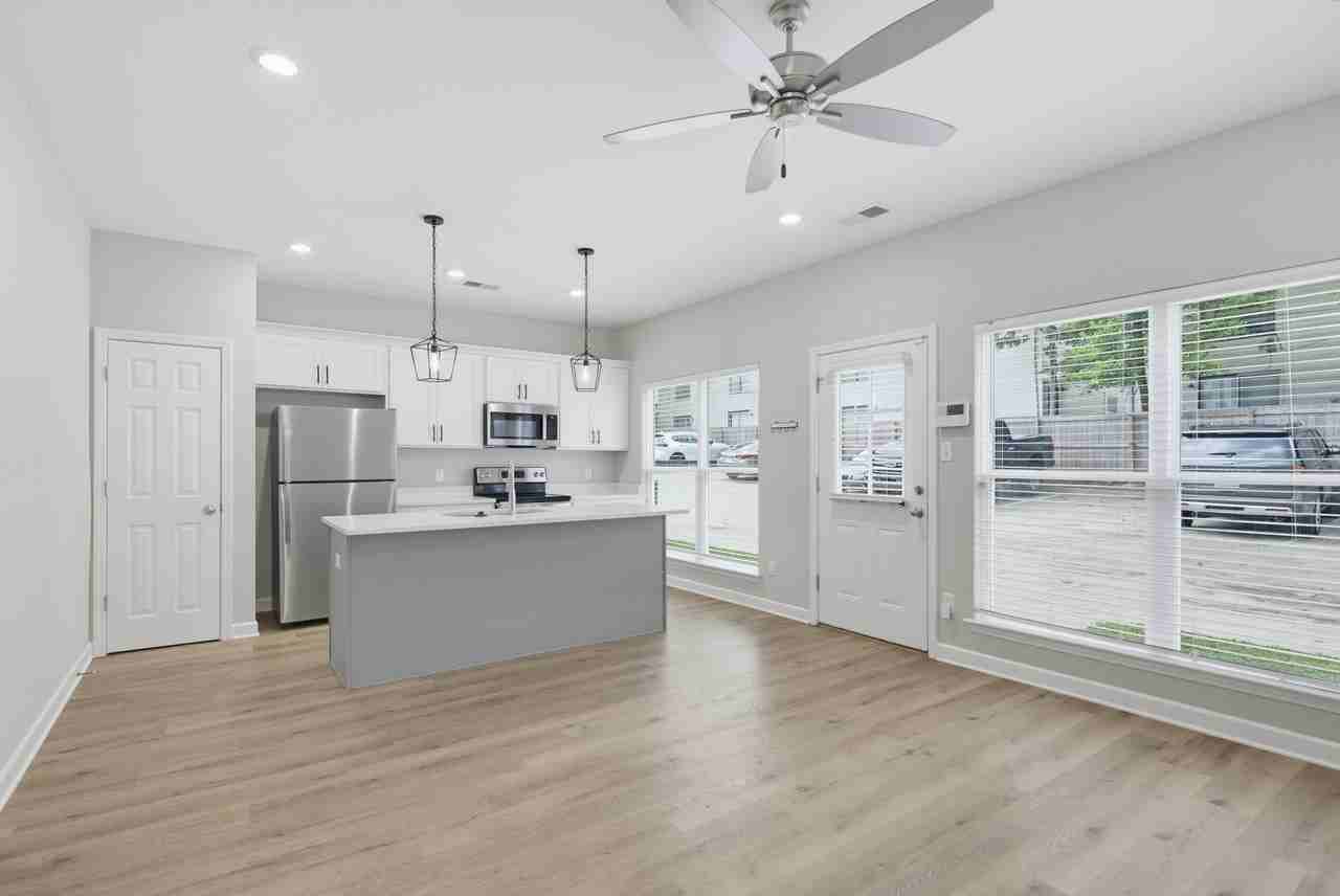 649 Patterson St - Photo 4 of 40