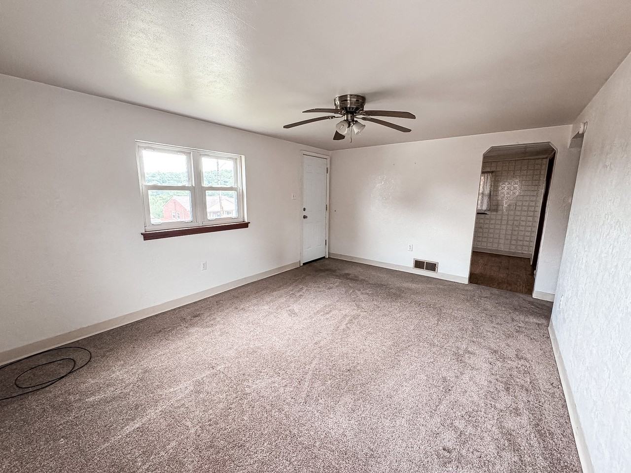 125 Delrose Dr #1 - Photo 5 of 11