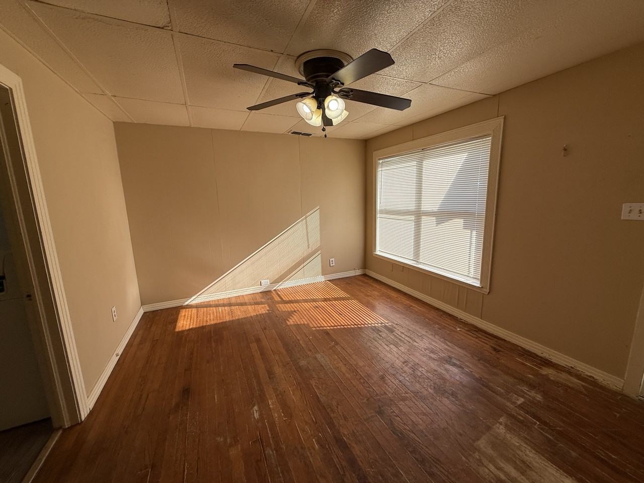 2425 Bolivar St #1 - Photo 3 of 20