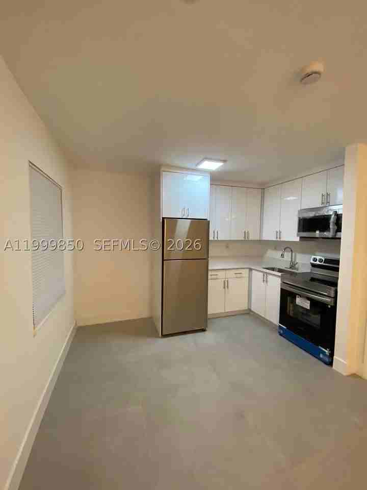 619 Ne 3rd St #18