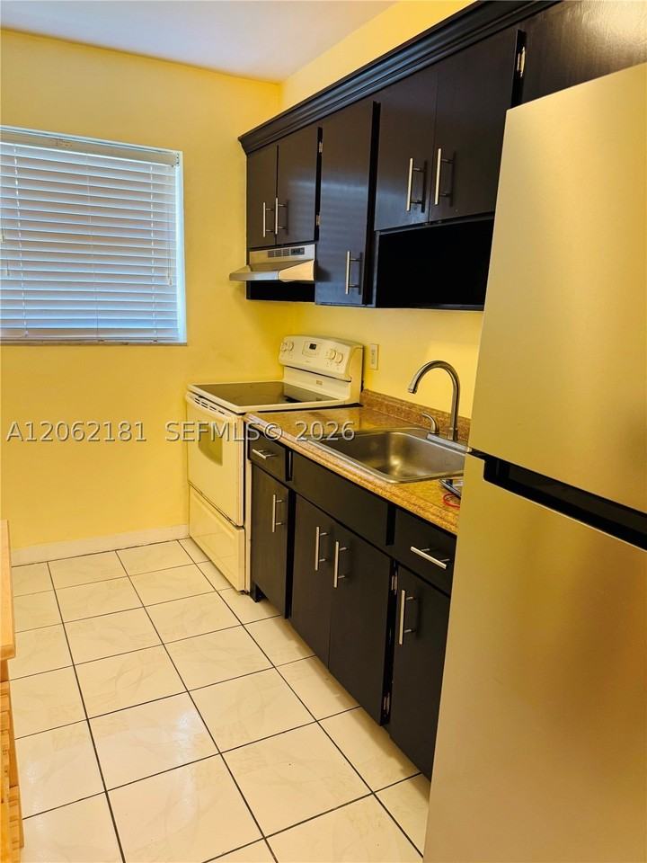 7340 Nw 37th St #1-4 - Photo 2 of 7