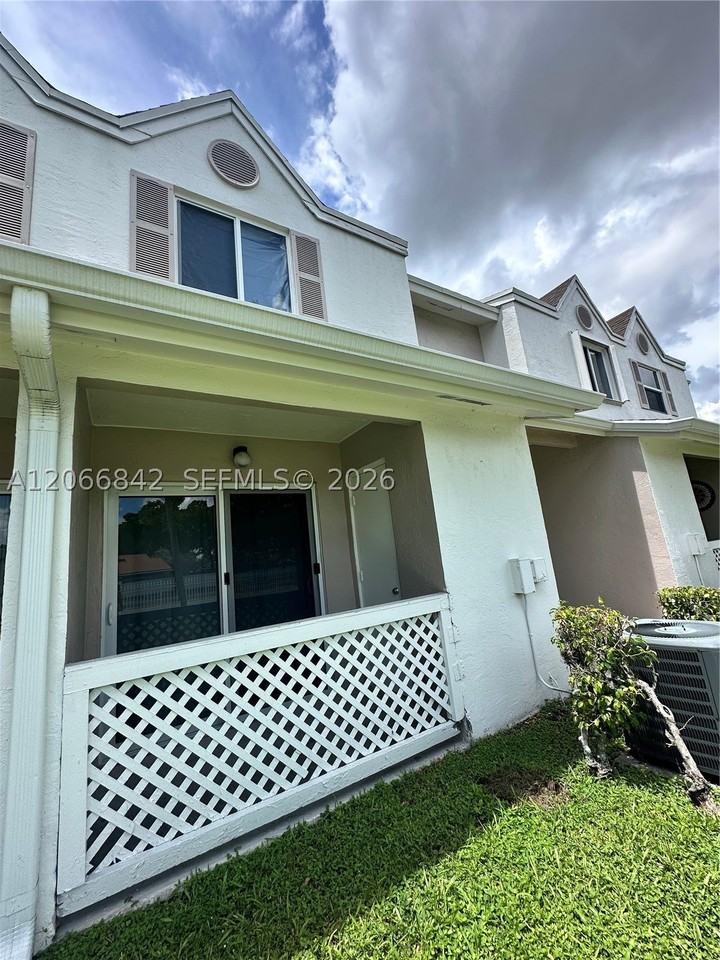 17515 Nw 67th Ct #N22 - Photo 4 of 25