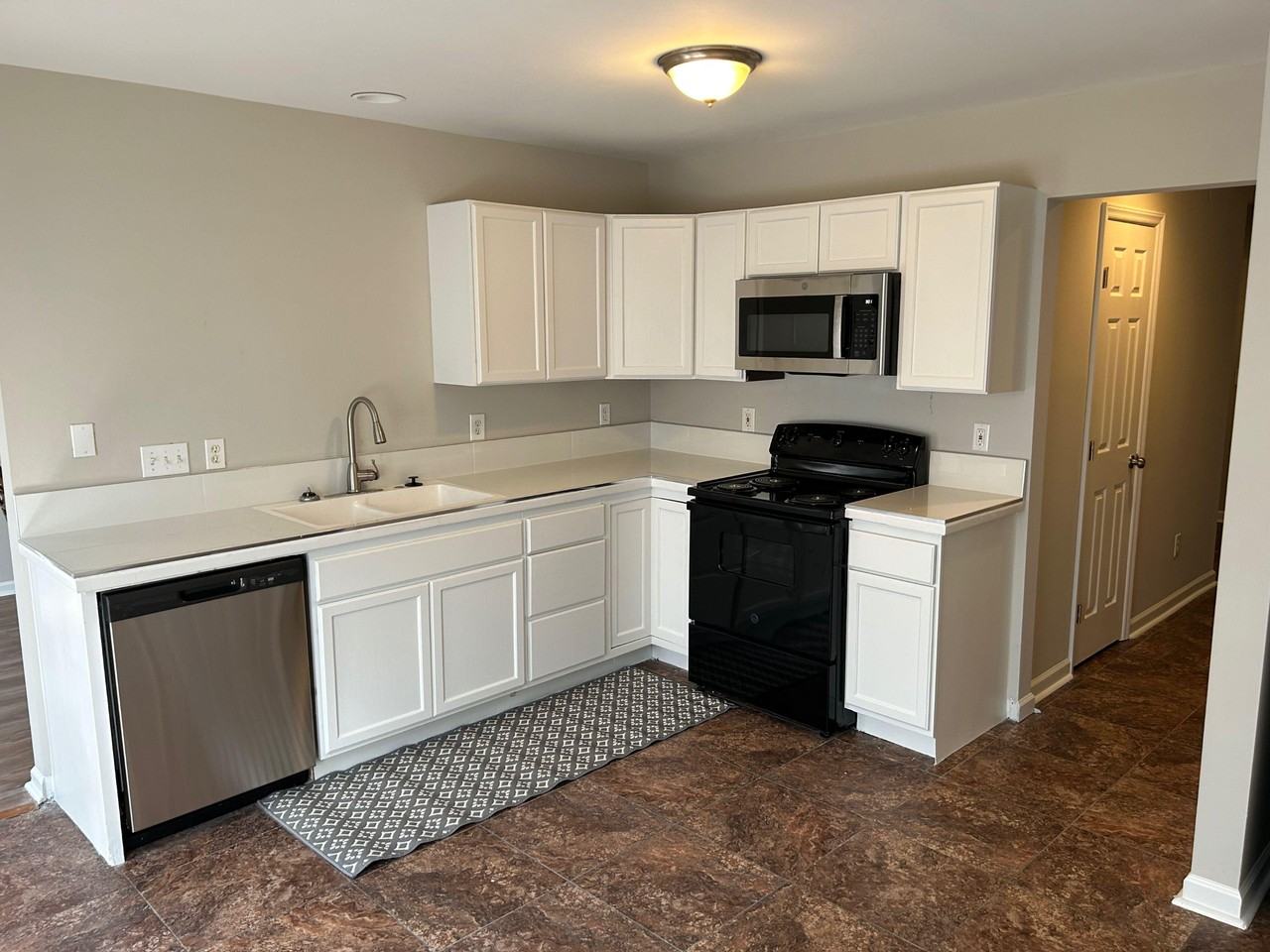 Donet Terrace Dr - Photo 2 of 14