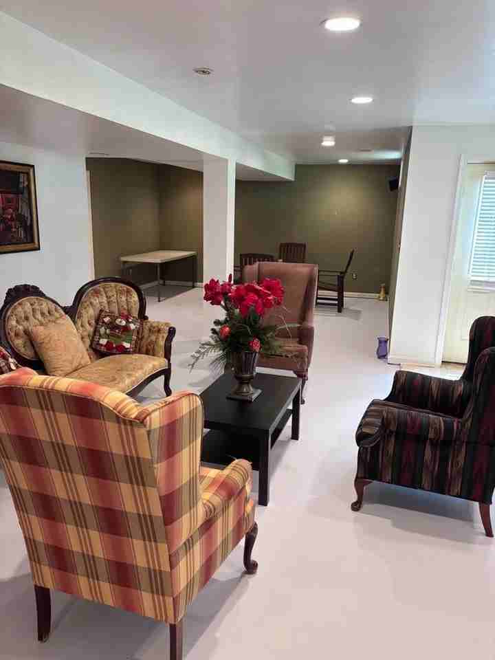 Hayes Ln - Photo 2 of 8