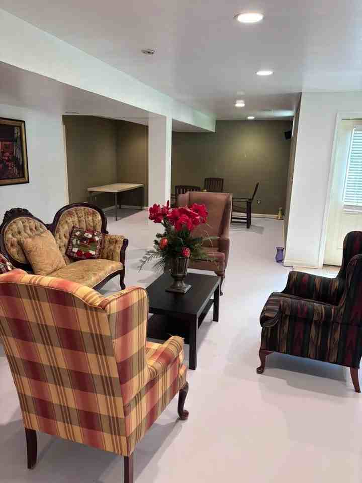 Hayes Ln - Photo 3 of 8