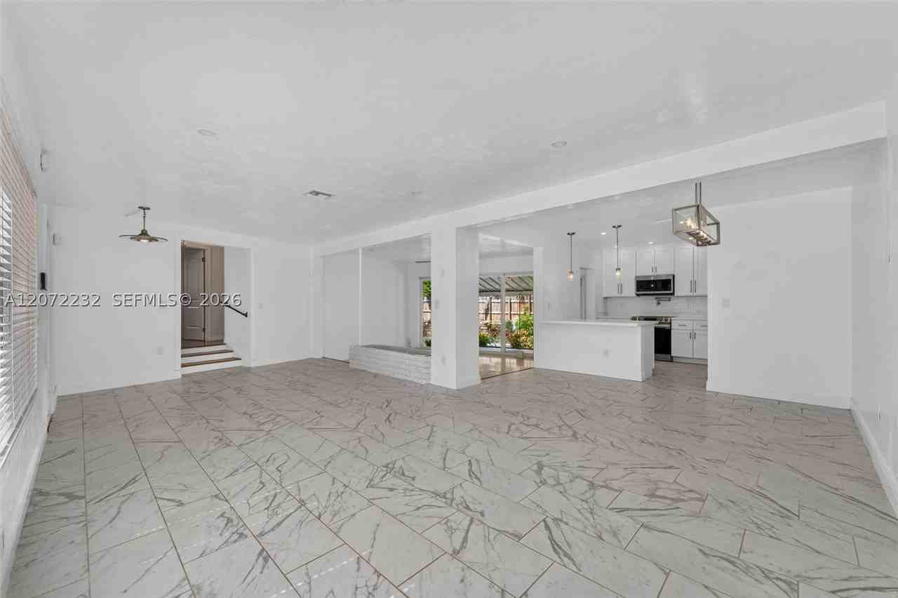 12140 Ne Miami Ct - Photo 6 of 27