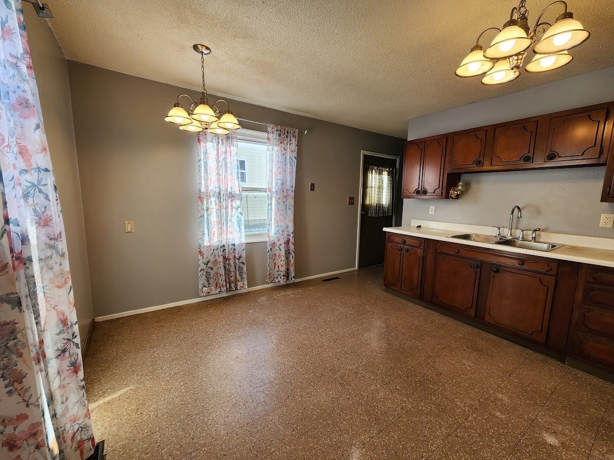 795 S 6th St #1 - Photo 5 of 17