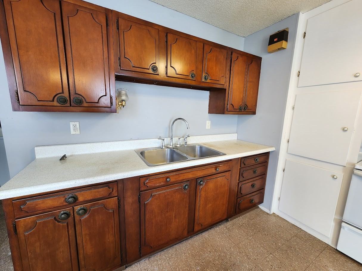 795 S 6th St #1 - Photo 6 of 17