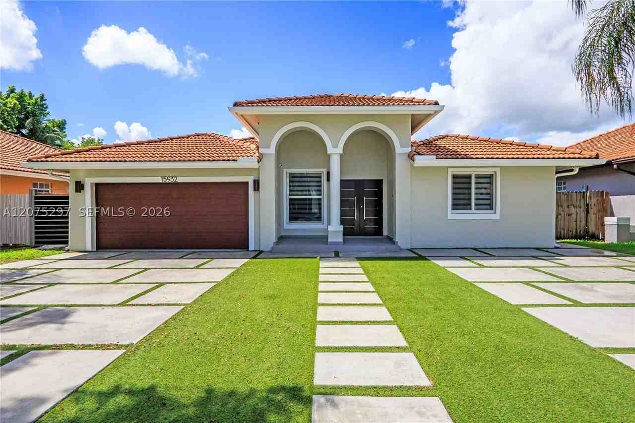 15932 Sw 101st Ter #15932 - Photo 3 of 50
