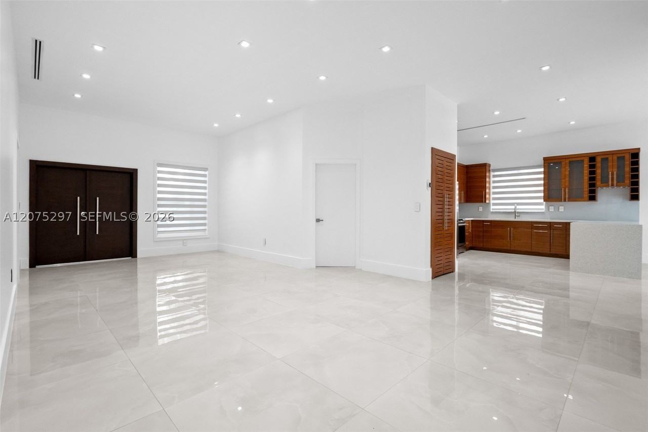 15932 Sw 101st Ter #15932 - Photo 7 of 50