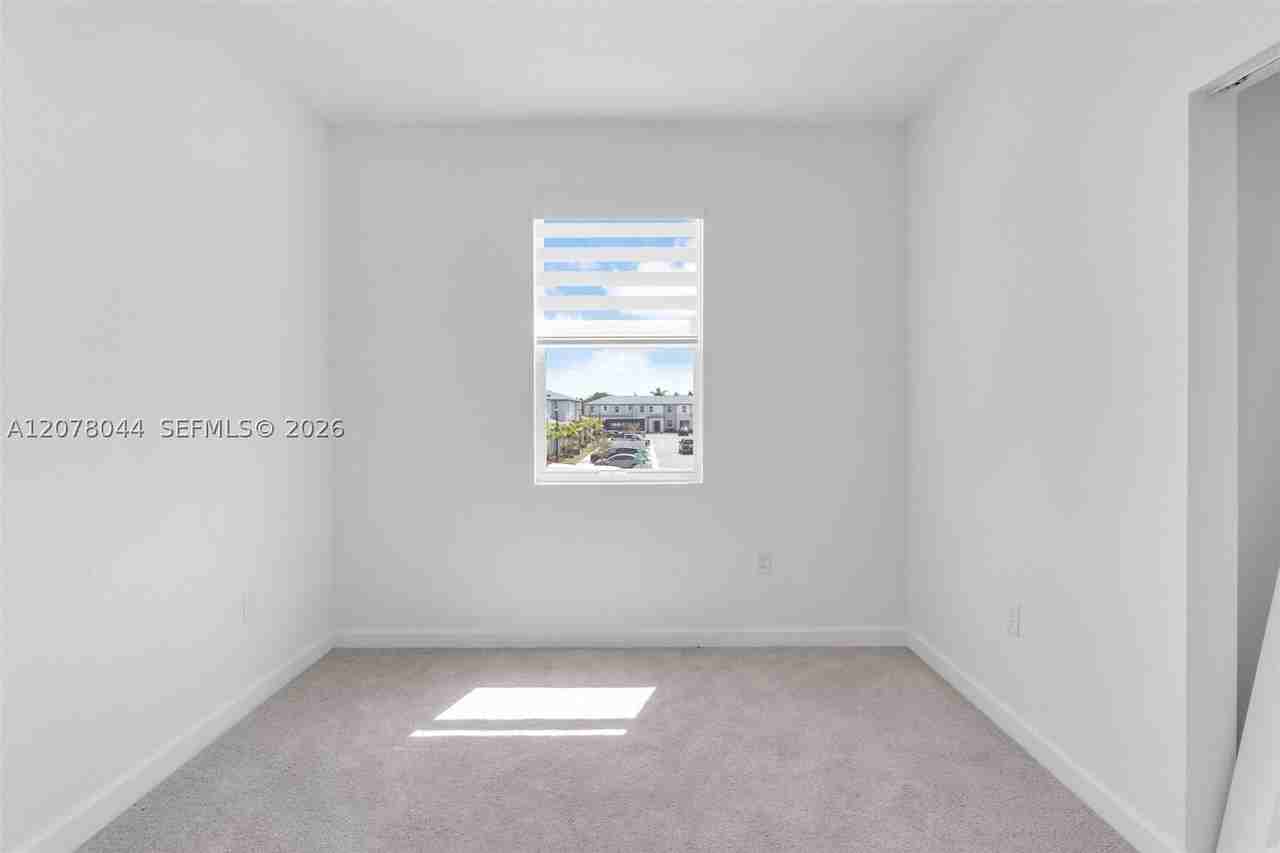 27634 Sw 156th Ct #0 - Photo 7 of 29