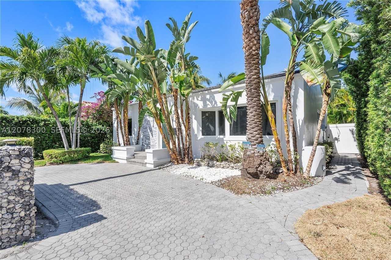 8934 Harding Ave - Photo 2 of 39