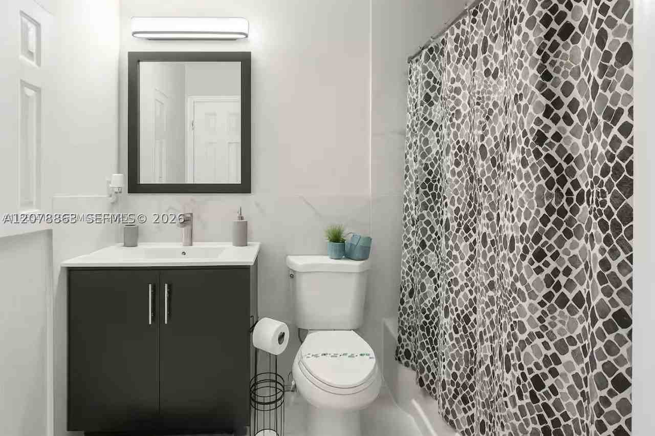 1321 Ne 118th St #1 - Photo 6 of 10