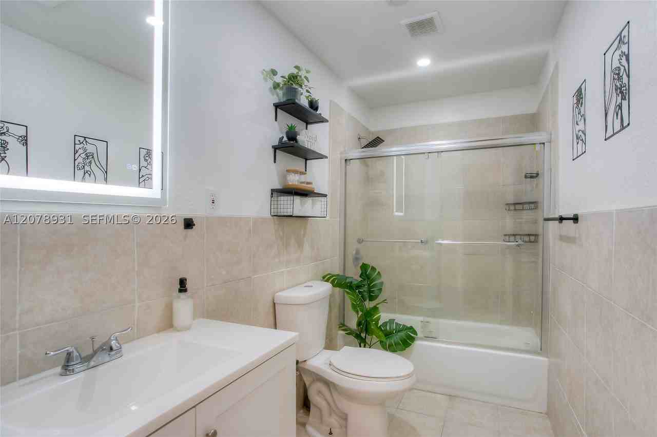 7331 Johnson St - Photo 6 of 11